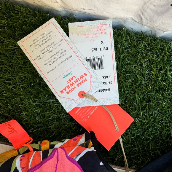 MAAJI  Lace Up Bra REVERSIBLE Swimming suit  BRAND New with tags $65 - Picture 6 of 8